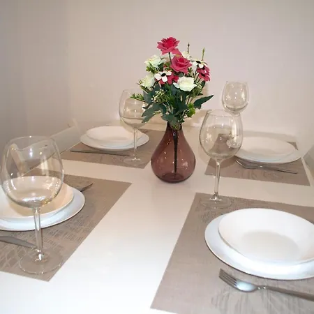 Apartamenticos Torrenueva I סרגוסה